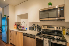 Calm Studio Modern High Rise DT, Pool, Gym, Parking